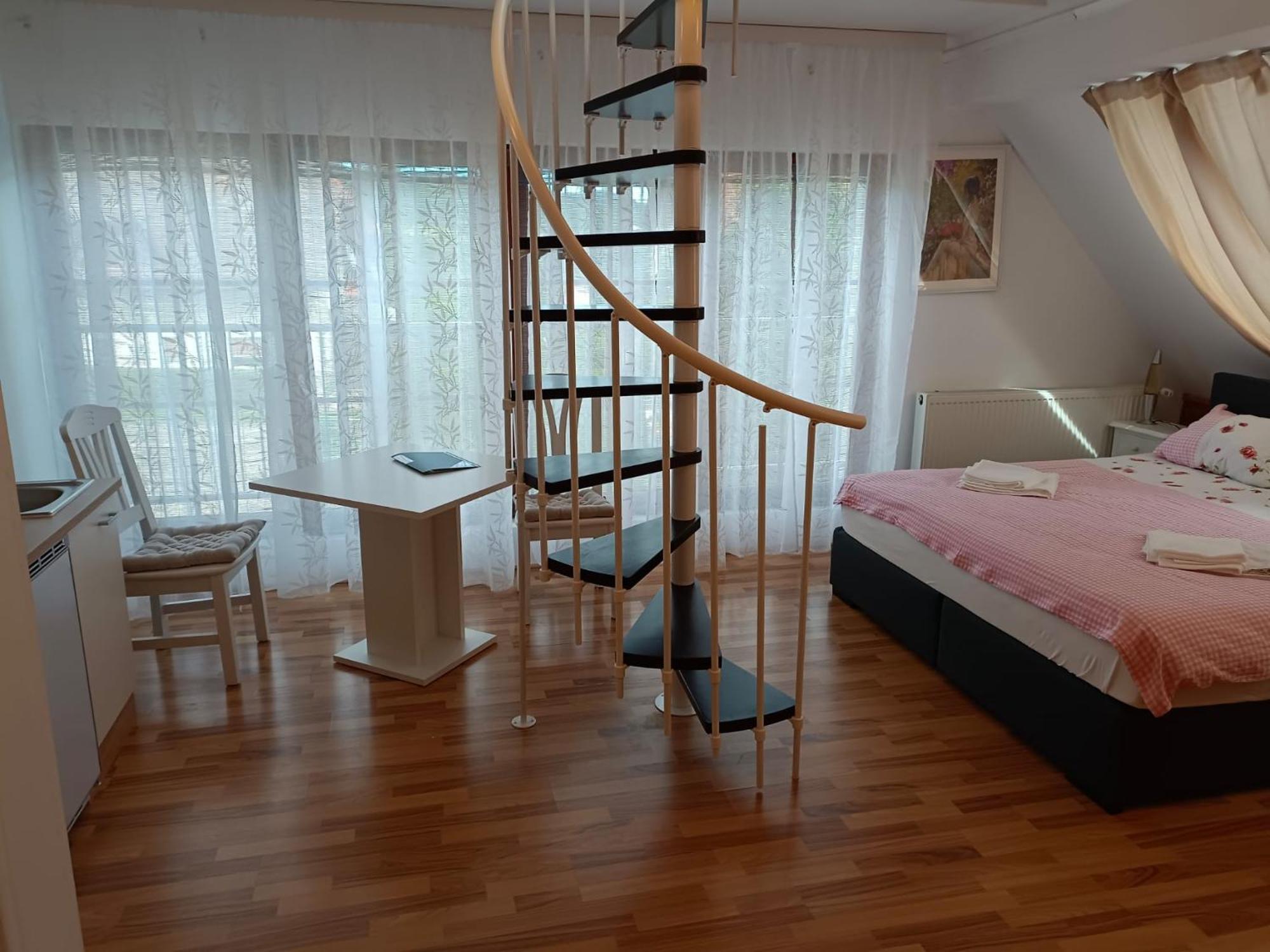 Apartamento Pension Donaublick Grein 2 In Stifterstrasse19. Exterior foto